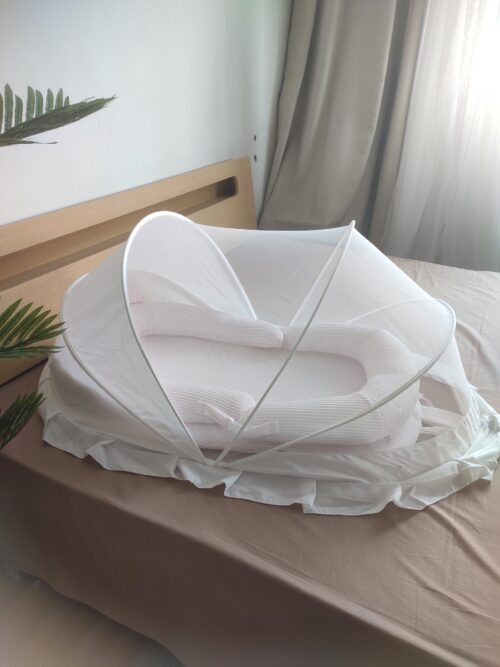 Cozy and Secure Baby Nest Bed - Soft and Adjustable for a Perfect Sleep - White