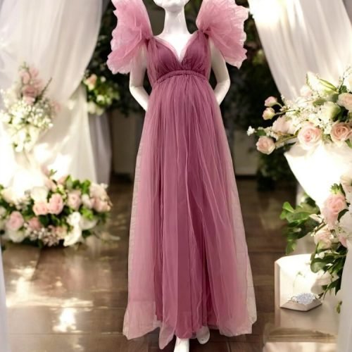 Elegant Maternity Photoshoot Outfit