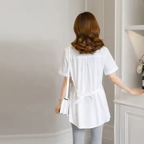 بلوزة أنيقة بأكمام قصيرة للحمل بأناقة وراحة طوال اليوم